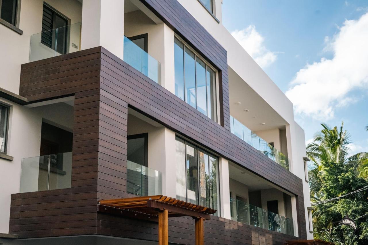 Black Marlin Apartments Pereybere Beach Exterior photo