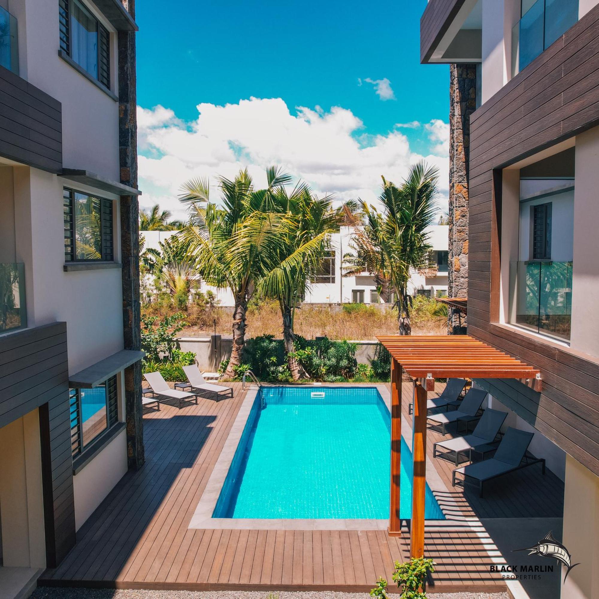 Black Marlin Apartments Pereybere Beach Exterior photo